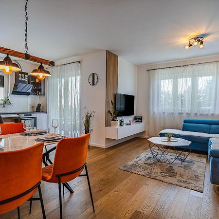 Korina Apartment - Free Private Parking Задар Екстер'єр фото