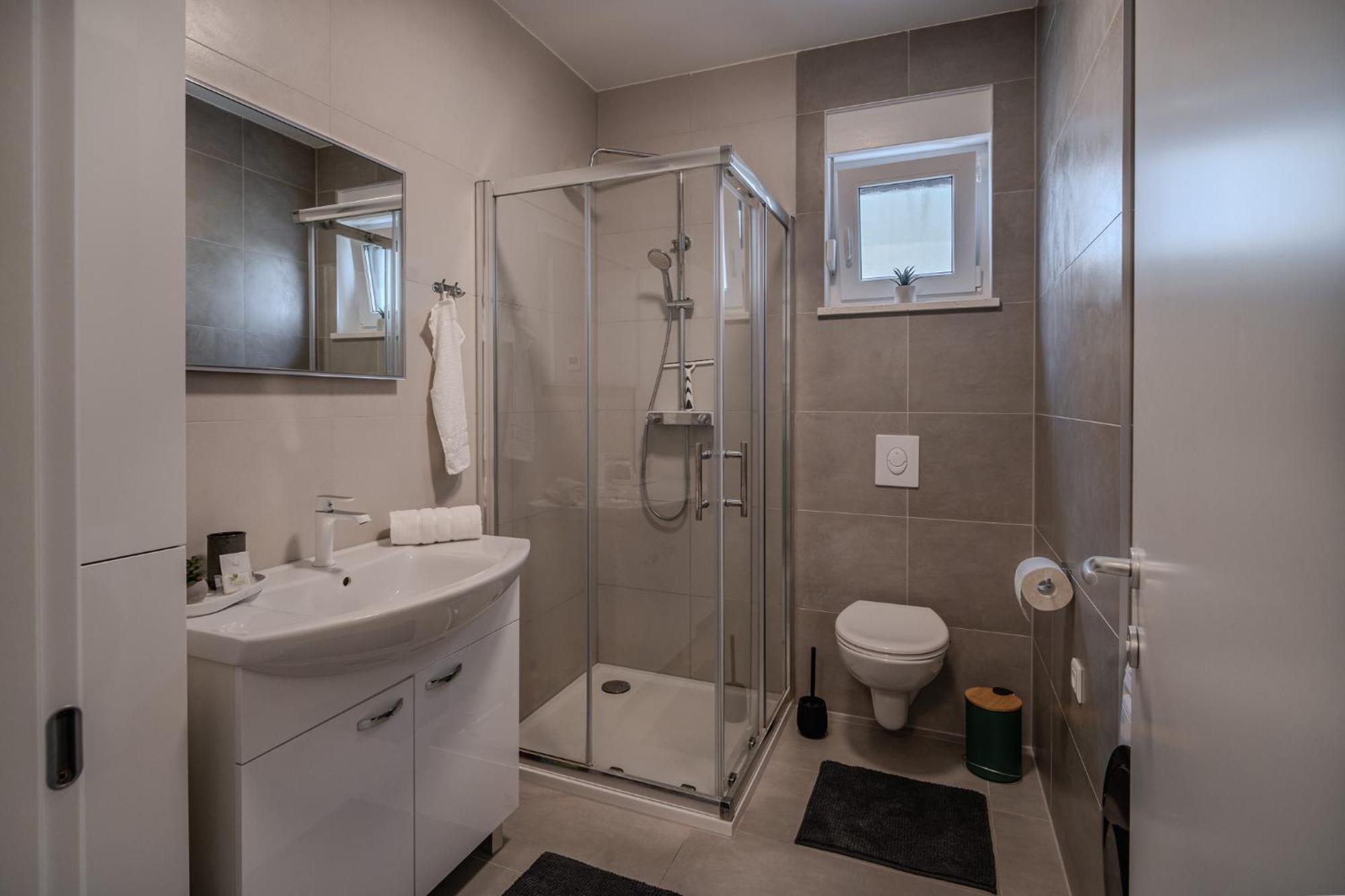 Korina Apartment - Free Private Parking Задар Екстер'єр фото
